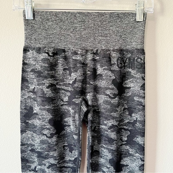 Gymshark Women’s Camo Seamless Leggings Black/Gray Size Small? Gym Workout - Picture 2 of 8